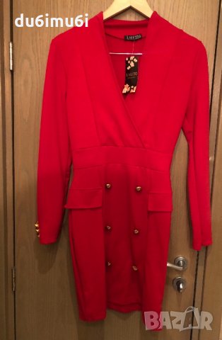 Уникална рокля в червено 