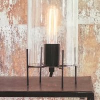 Черна метална настолна лампа в индустриален вид, снимка 1 - Настолни лампи - 25572599