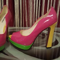 НОВО!!! Лачени цветни обувки, снимка 1 - Дамски обувки на ток - 10713503