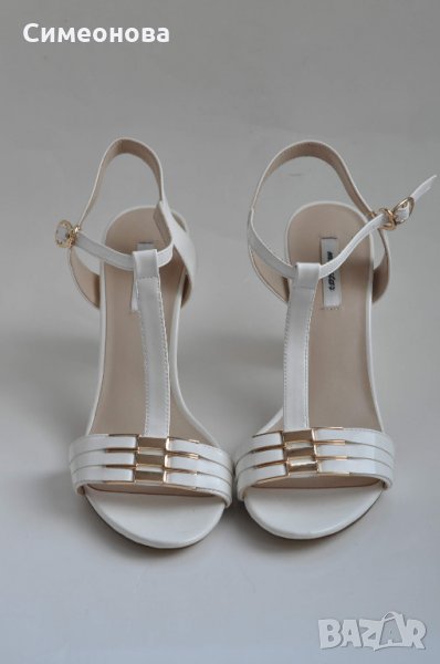 Бели обувки на ток, снимка 1
