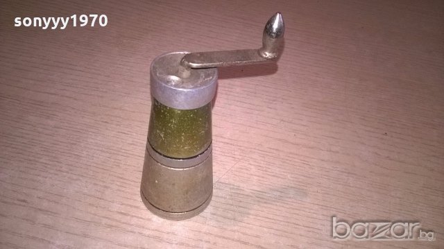 Ретро мелница-9х4см, снимка 6 - Антикварни и старинни предмети - 18387471
