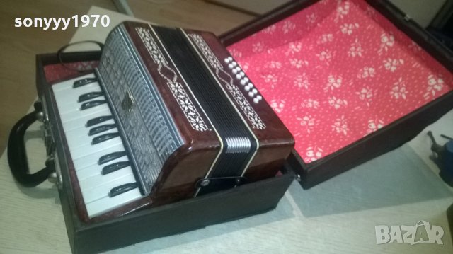 руски акордеон с куфар, снимка 3 - Акордеони - 26182020