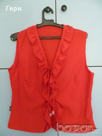Червена блузка, снимка 2 - Корсети, бюстиета, топове - 15828884