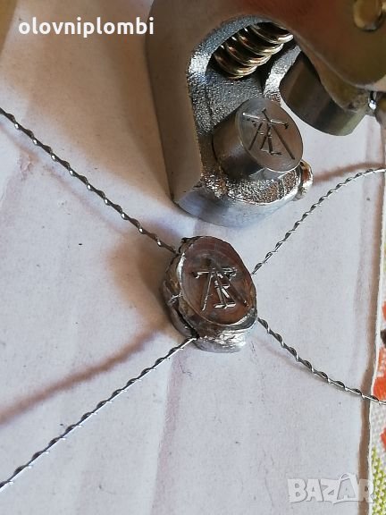 Пломби оловни, пломбажни клещи, гравюри лого, всичко за осигурителното пломбиране. , снимка 1