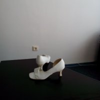 Обувки, снимка 1 - Дамски обувки на ток - 19554052