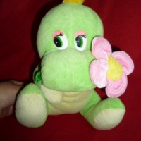 Нова плюшена играчка - динозавърче с цвете, снимка 1 - Плюшени играчки - 21859192