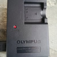 Оригинално зарядно Olympus Li-40C, снимка 1 - Батерии, зарядни - 24566815