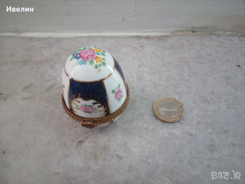 стара кутийка от костен порцелан-яйце, снимка 1