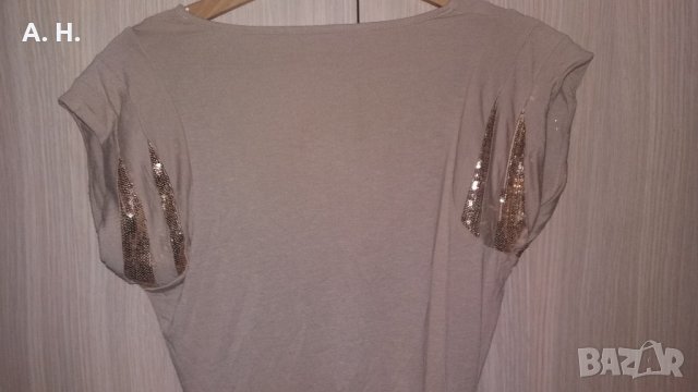 Бежова туника / тениска със златисти пайети, снимка 4 - Тениски - 21969736