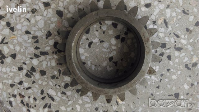 Зъбно колело раздатачна кутия МТЗ, снимка 2 - Селскостопанска техника - 13260828
