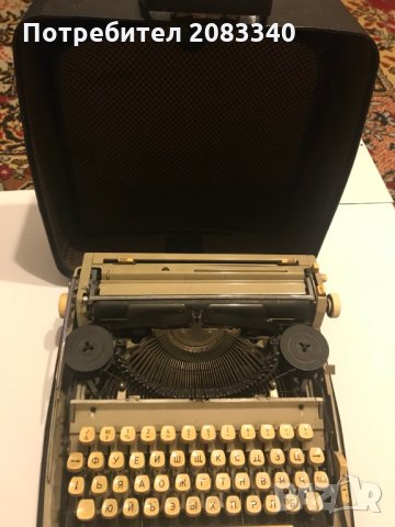 Стара ретро пишеща машина