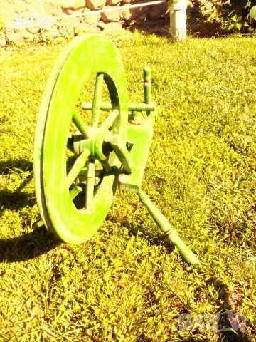 Чекрък за предене на вълна от 1937г. и 4 бр.масури с размери от 27 до 33 см +2 вретена за предене, снимка 8 - Колекции - 22186162