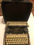 Стара ретро пишеща машина, снимка 1 - Антикварни и старинни предмети - 23857148