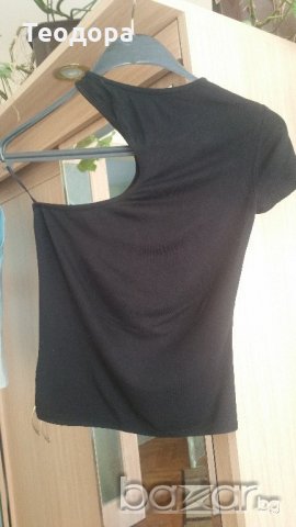 Блуза с един ръкав, снимка 2 - Тениски - 18854593