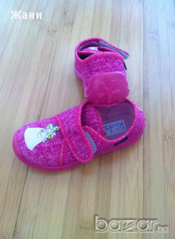 Дишащи пантофи 26 номер, снимка 3 - Бебешки обувки - 17997522