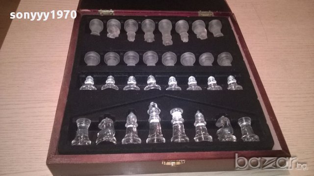 Нов стъклен шах в красива дървена кутия-внос швеицария, снимка 7 - Антикварни и старинни предмети - 16433354