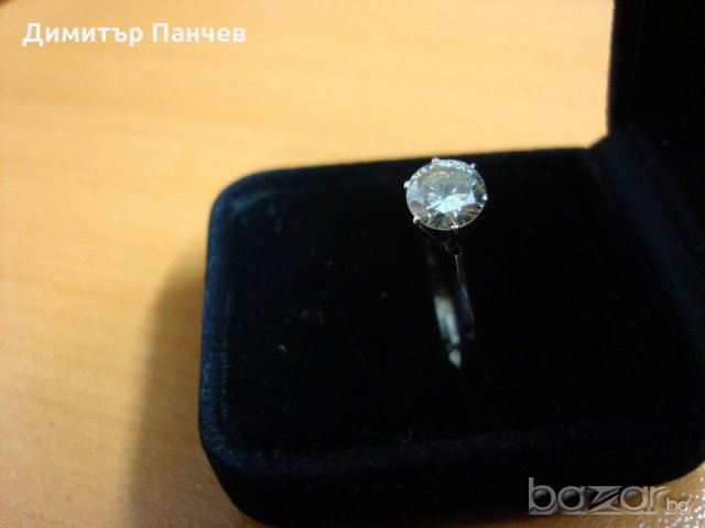 Дамски пръстен с диамант, снимка 7 - Пръстени - 19789082