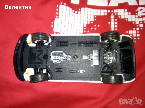 Метална количка Ford Escort - мащаб 1:24 - Burago, снимка 9 - Колекции - 22220917