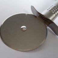 Нож за тесто / пица Fackelmann, снимка 3 - Прибори за хранене, готвене и сервиране - 11468169