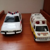 Полицейска кола и линейка, снимка 4 - Коли, камиони, мотори, писти - 21167231