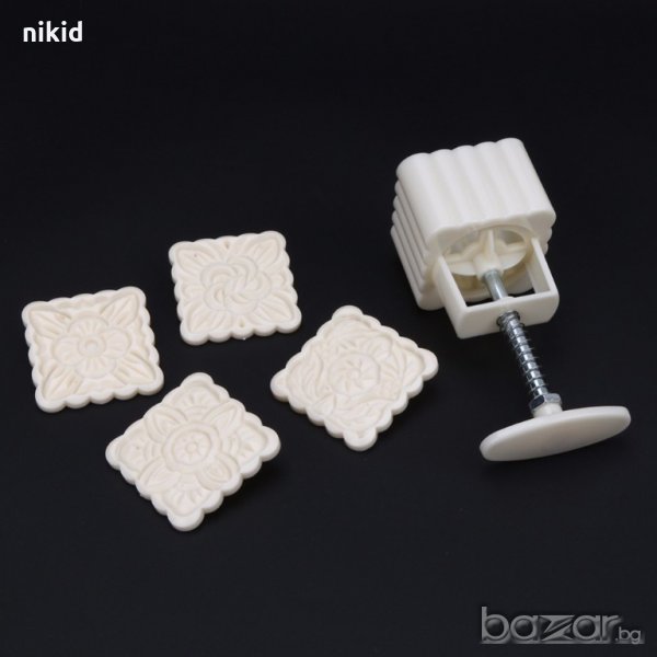 4 диска квадратни мотиви печати щампи за лунни релефни бисквитки сладки пластмасови с бутало, снимка 1