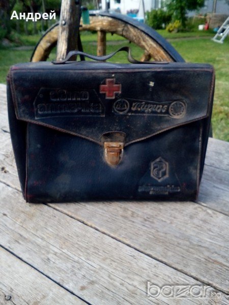 Стара авто аптечка, снимка 1
