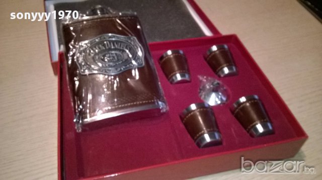 Jack daniels нов подаръчен комплект-24/18/4см-внос швеицария, снимка 12 - Антикварни и старинни предмети - 16341229
