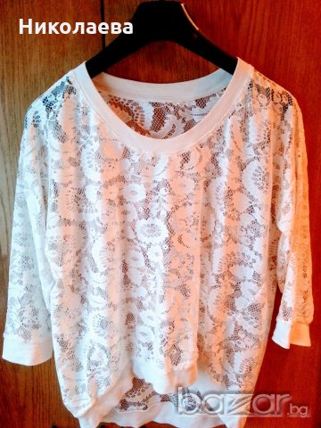 Асиметрична блуза от бяла дантела., снимка 1 - Корсети, бюстиета, топове - 18604277