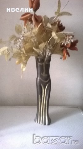 фигуративна бронзова ваза