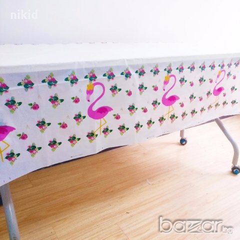 Фламинго Хаваи бял фон найлонова покривка за парти рожден ден