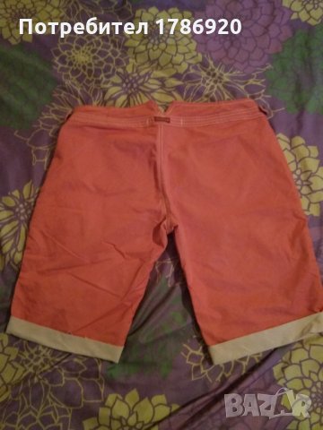 Къси панталони Guess, снимка 2 - Панталони - 24677502