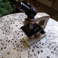 Микроскоп с осветител на Карл Цайс Йена, снимка 1 - Лаборатория - 23851991