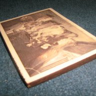 Стара дървена подложка с вградена гравюра върху кост., снимка 6 - Антикварни и старинни предмети - 7529703
