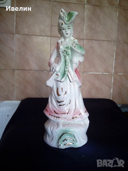 порцеланова статуетка, снимка 1
