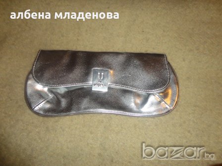 малка сребриста чантичка, снимка 1 - Чанти - 21289540