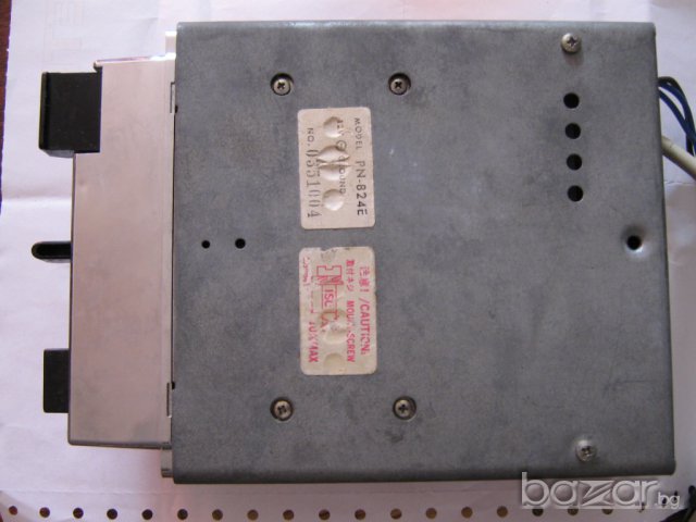 Продавам класически касетен дек за кола "КЛАРИОН"