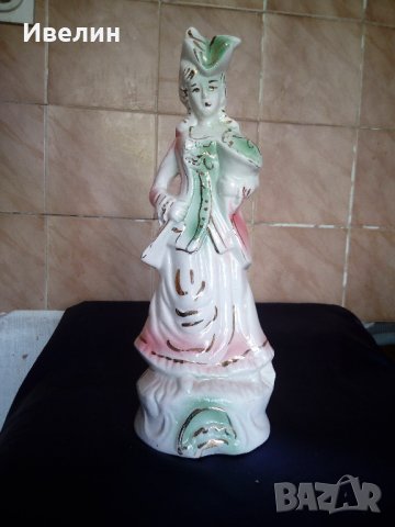 порцеланова статуетка, снимка 1 - Антикварни и старинни предмети - 21760096