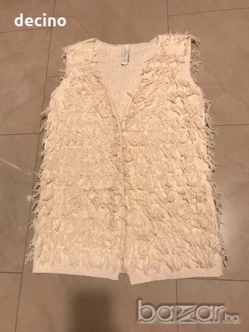 Нов интересен елек Pull and Bear, снимка 1 - Елеци - 20741609