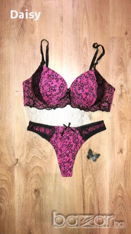 Комплект сутиен и прашки, снимка 2 - Бельо - 17377292