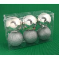 Комплект от 6 бр. топки за окачване на елха. Изработени от PVC материал, 3 бр са декорирани с брокат, снимка 1 - Декорация за дома - 16202950