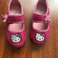 Детски обувки 23 размер Hello kitty, снимка 1 - Детски маратонки - 22698077