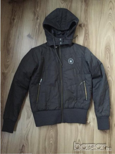 Дамско яке CONVERSE оригинал, size S, сиво с МЕТАЛНИ ОТБЛЯСЪЦИ, с надпис на гърба, с вата, НОВО, снимка 1