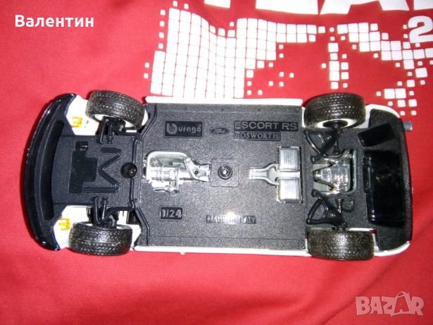 Метална количка Ford Escort - мащаб 1:24 - Burago, снимка 8 - Колекции - 22220917