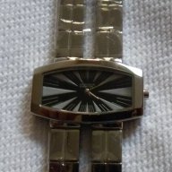 Нов! Ръчен часовник Бенетон UNITED COLORS OF BENЕTTON 7453119525-50479, снимка 9 - Дамски - 12793018