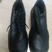 Продавам работни обувки-половинки, снимка 1 - Мъжки боти - 20727939