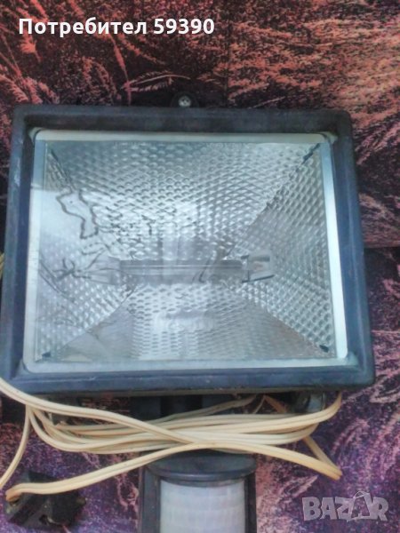 Халогеннa лампа със сензор, снимка 1