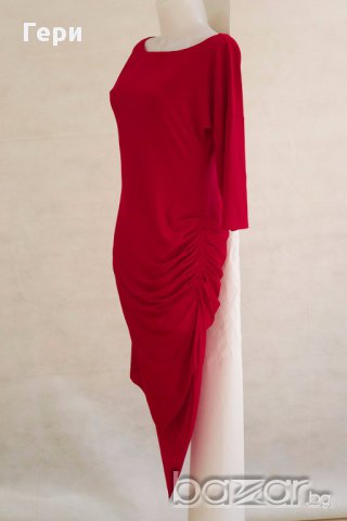 Асиметрична червена рокля марка Awama, снимка 3 - Рокли - 17763722