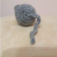 Ръчно плетена мишка, амигуруми, снимка 5 - Плюшени играчки - 16543974