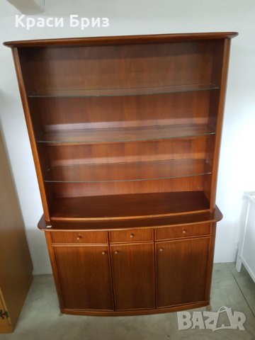 Витрина от масивно дърво Германия , снимка 2 - Секции и витрини - 24912333