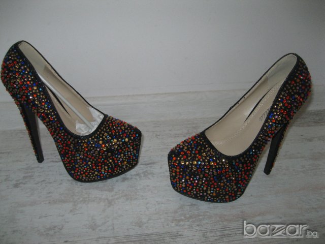 Обувки с шарени камъчета , снимка 5 - Дамски обувки на ток - 18434494